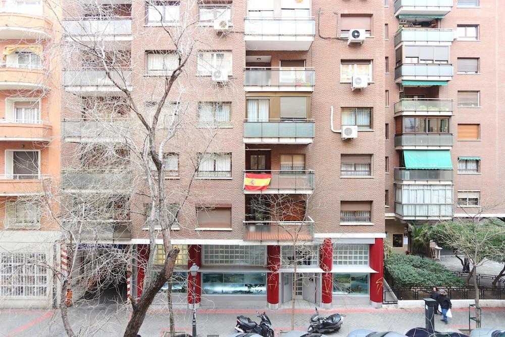 Classical Flat In Barrio Salamanca By Allo Housing Мадрид Екстериор снимка